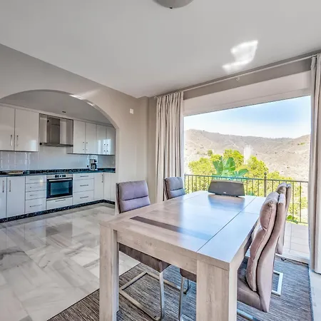 Villa Beautiful With Private Heated Pool In Nerja