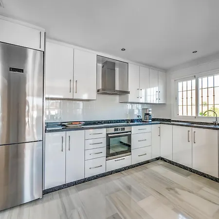 Beautiful With Private Heated Pool In Nerja *