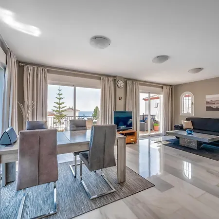 Beautiful With Private Heated Pool In Nerja *