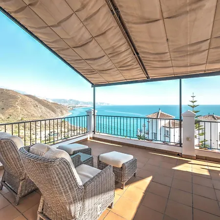Beautiful With Private Heated Pool In Nerja Villa *