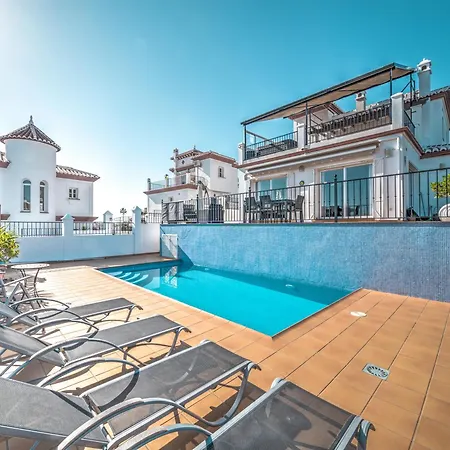 Beautiful With Private Heated Pool In Nerja *